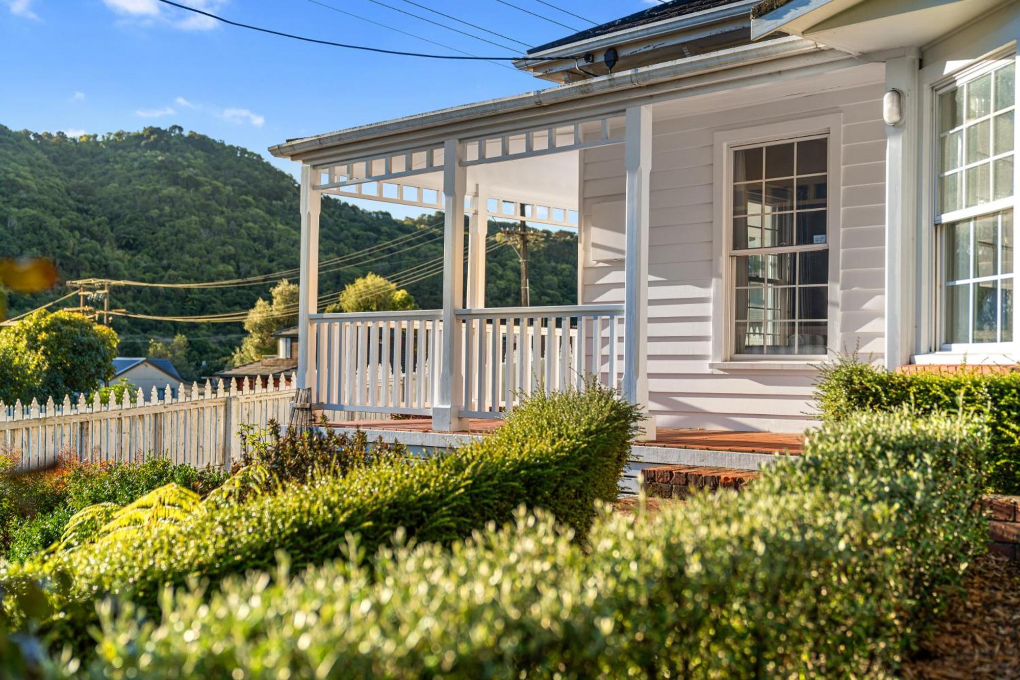 Tasman Holiday Parks بِكتون المظهر الخارجي الصورة The house's front entrance
